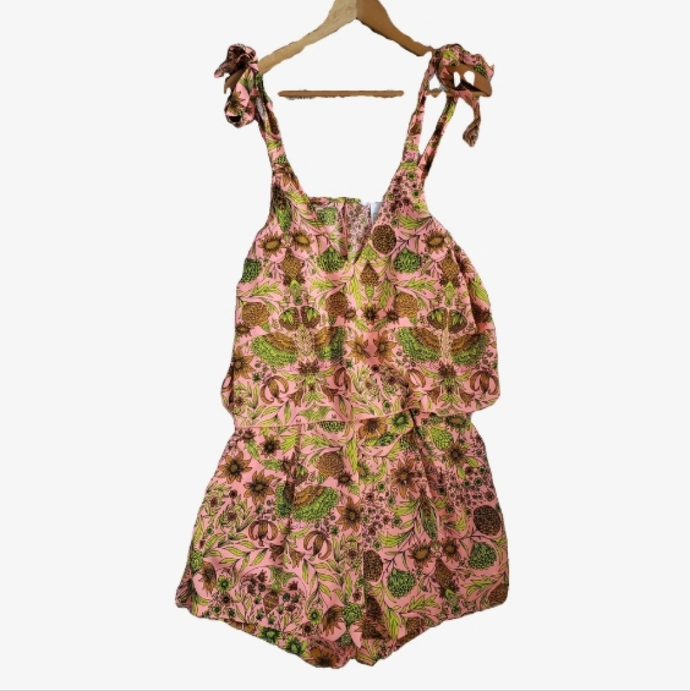🌺 🌿 H&M Tropical Vibrant Floral Romper Shorts Outfit 💕💚